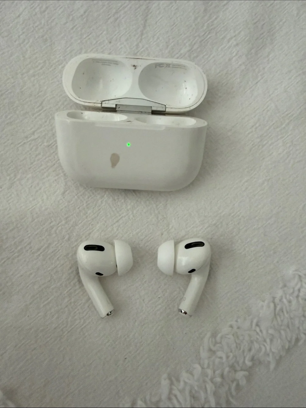 Apple White AirPods Pro with Charging Case